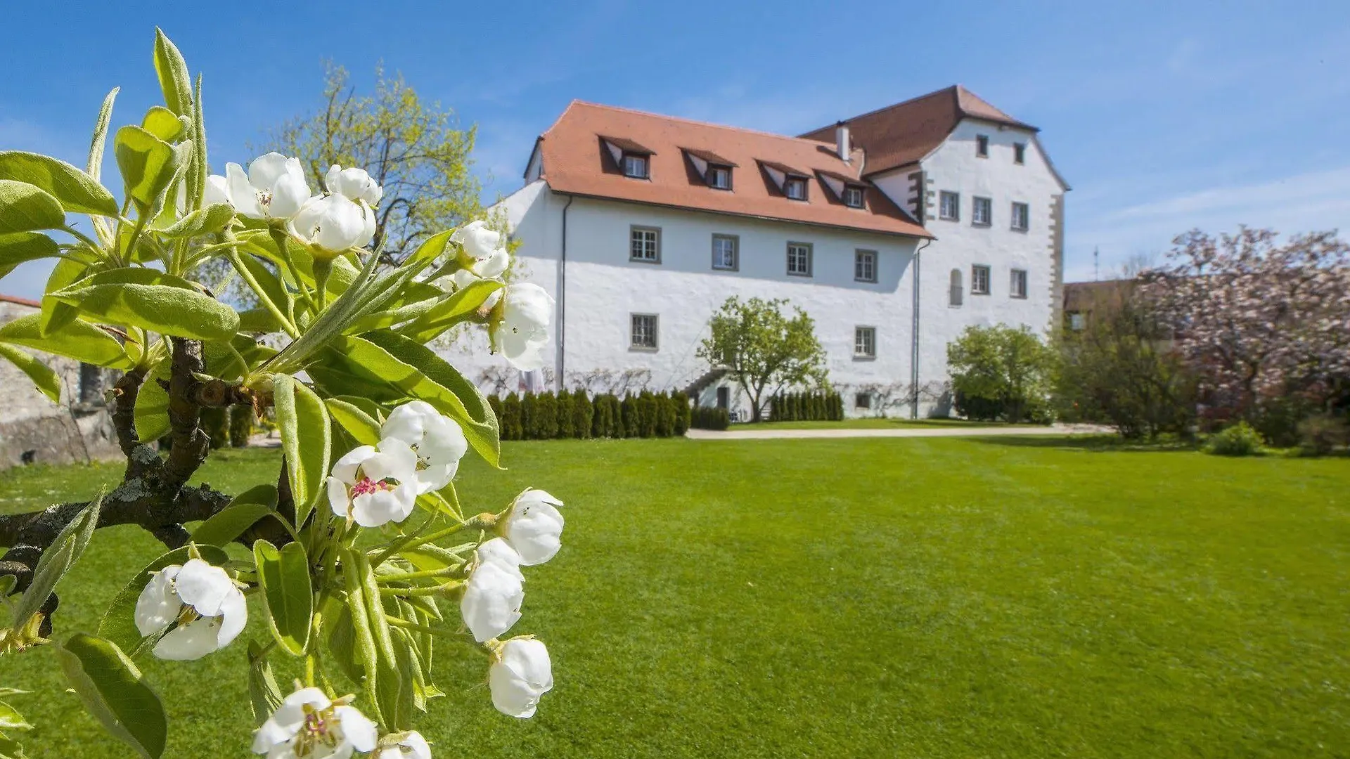 Schloss Hotel Wasserburg  Wasserburg am Bodensee